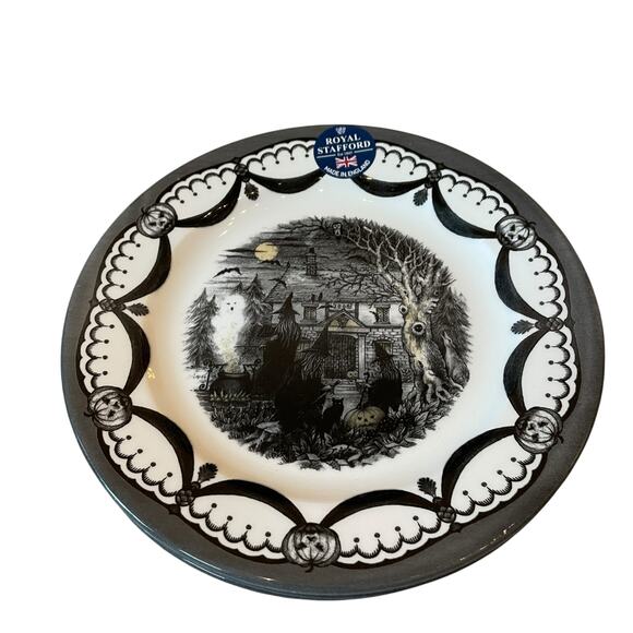 Royal Stafford Halloween Salad Plates 8.5in Porcelain Set of 2 Spooky Boo New - Picture 4 of 15
